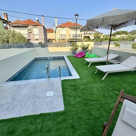 別荘 Trinity Pool Gold