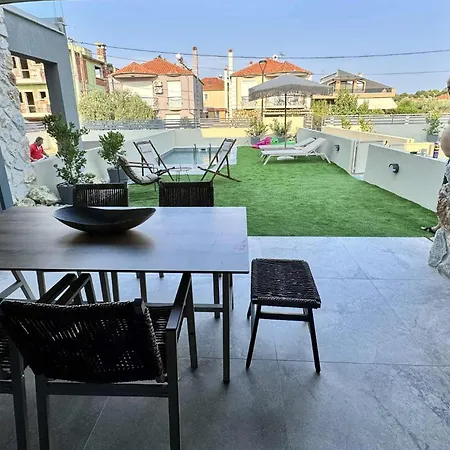 別荘 Trinity Pool Gold