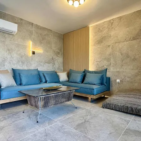 別荘 Trinity Pool Gold